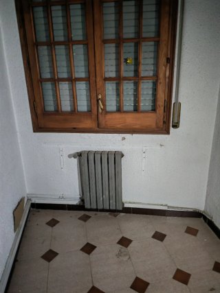Radiador de hierro gris