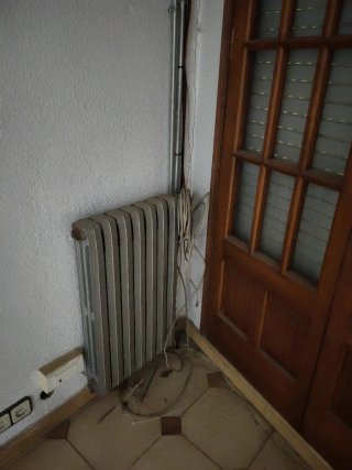 Radiador de hierro gris