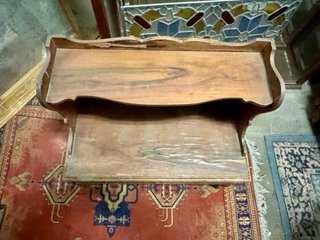 Mueble auxiliar madera maciza antiguo