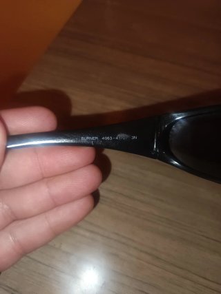 Gafas de sol Arnette negras y grises