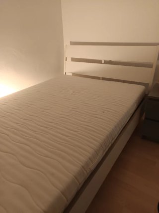 Cama y colchón