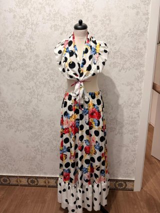 Traje Flamenco Falda y Top Lunares Flores
