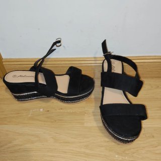 Tacones de cuña negros talla 38