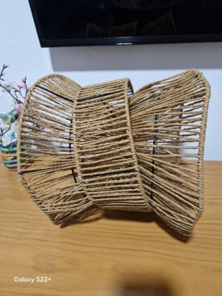 Lámpara colgante de yute y metal