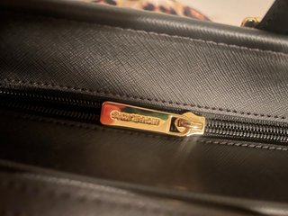 Bolso Michael Kors Negro y Dorado