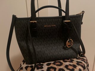 Bolso Michael Kors Negro y Dorado