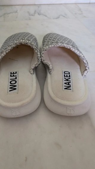 Zapatillas Naked Wolfe grises y blancas