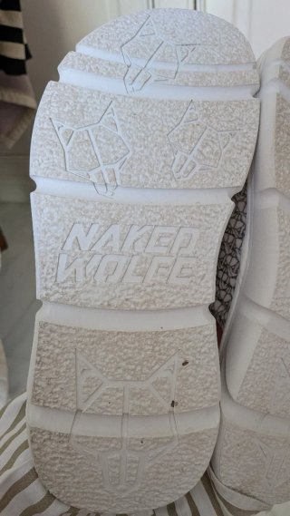 Zapatillas Naked Wolfe grises y blancas