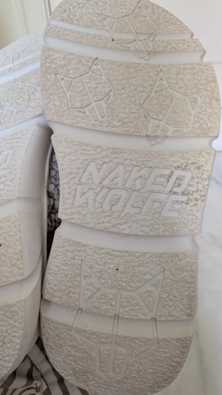 Zapatillas Naked Wolfe grises y blancas