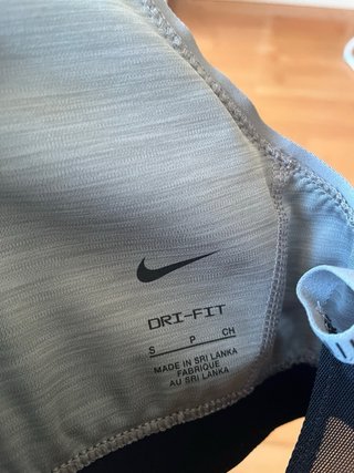 Sujetador deportivo Nike gris talla S