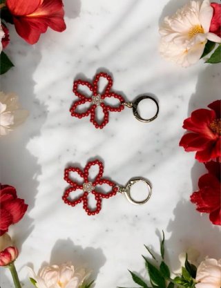 Pendientes de flores rojas