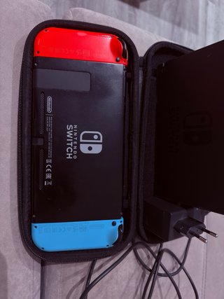 Nintendo Switch Azul y Rojo