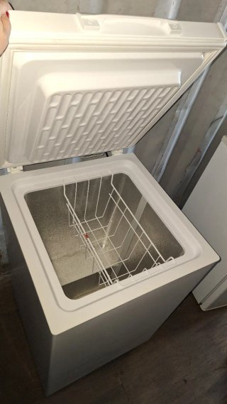 Arcón Congelador vertical blanco marca IGNIS