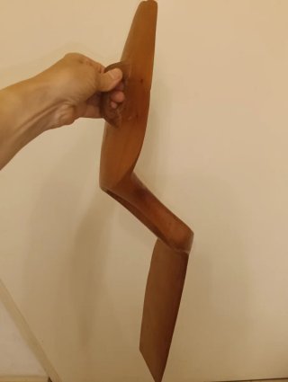 Escultura abstracta de madera /pata de mesa