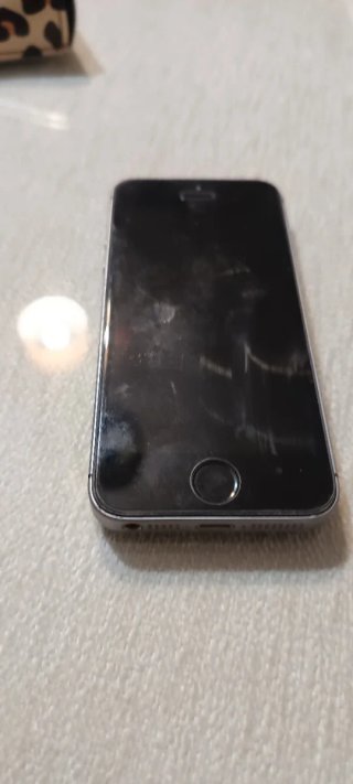 iPhone SE Plata y Negro