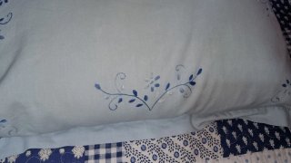 Cuscino decorativo ricamato floreale