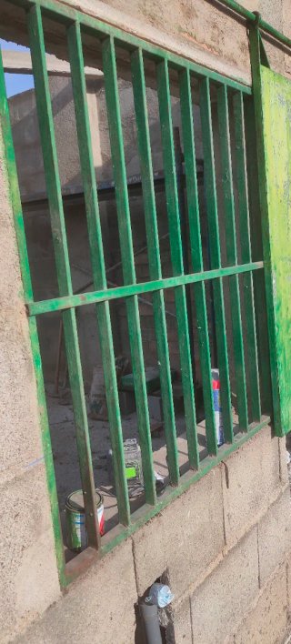 Ventana con reja