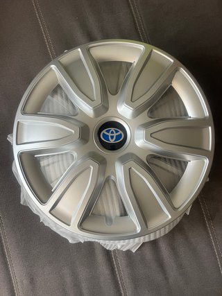 Tapacubos Toyota Plateados