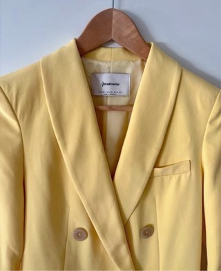 Vestido Americana Stradivarius Amarillo Talla XS