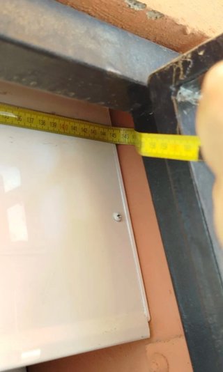 Ventana y persiana 2'10 x 1'50