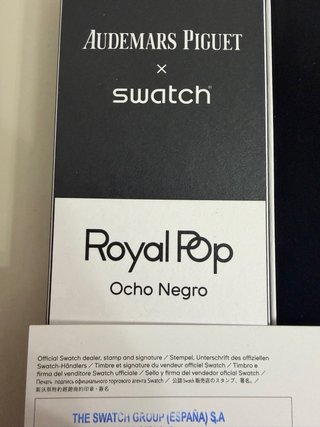Reloj Swatch Royal Pop x Audemars Piguet Negro