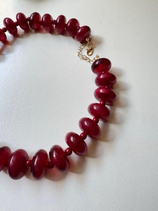 Collar bolitas granates nuevo