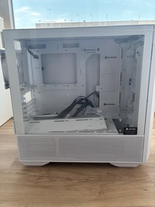 Caja PC Lian Li Lancool III RGB Cristal Templado.