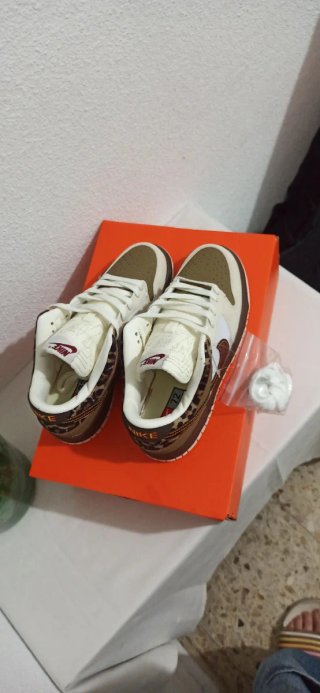 Nike Dunk Low Khaki Team Red Pearl White