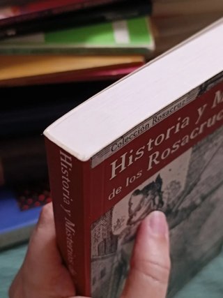 Historia y Misterios de los Rosacruces