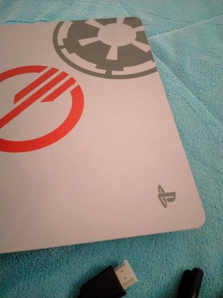PS4 Slim 1TB Star Wars Edición Especial