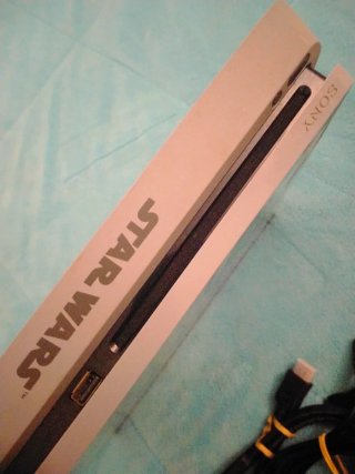 PS4 Slim 1TB Star Wars Edición Especial