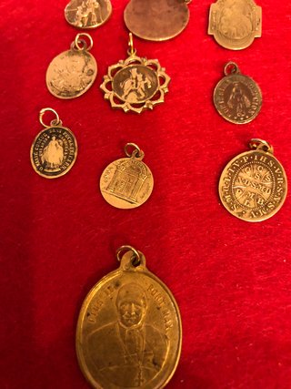 Lote 13 medallas  bronce centenarias menos Pio XII