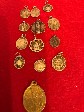 Lote 13 medallas  bronce centenarias menos Pio XII