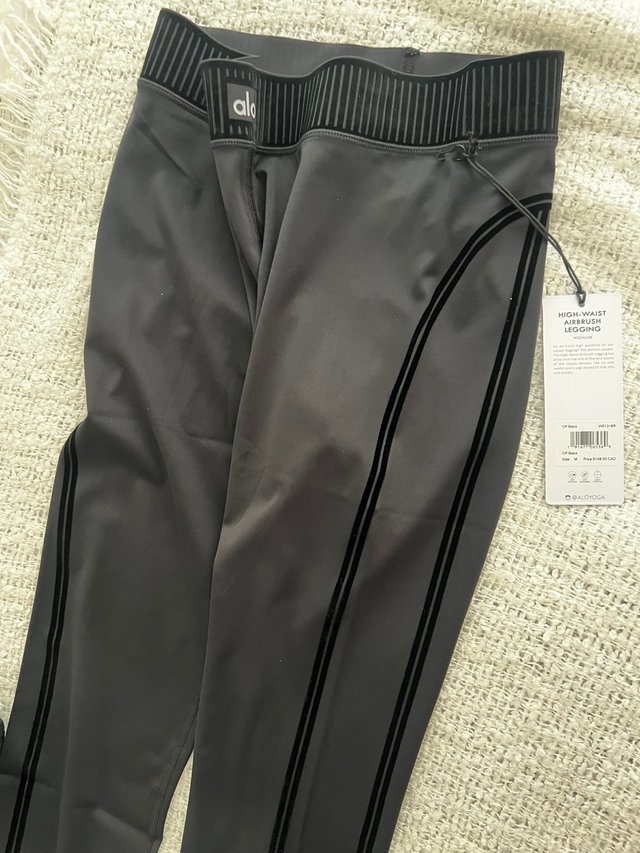 Conjunto Alo Yoga Negro Sculpt