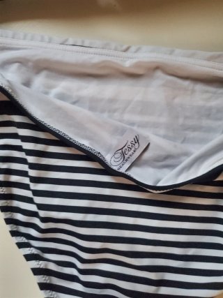 Bikini a righe nero e bianco
