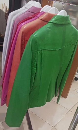 Chaquetas de piel de ovino  en distintos colores