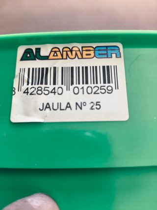 Jaula sin estrenar compuesta de 4 bañeras, nido,