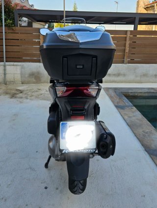 Honda SH300A Maxi Scooter 2021