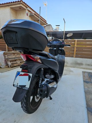 Honda SH300A Maxi Scooter 2021