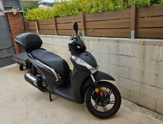 Honda SH300A Maxi Scooter 2021