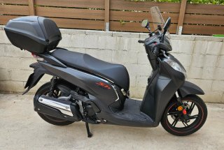 Honda SH300A Maxi Scooter 2021