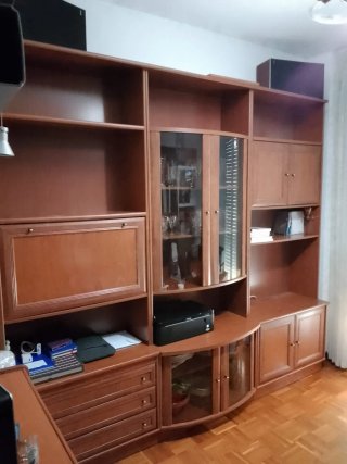 Mueble de comedor madera y cristal