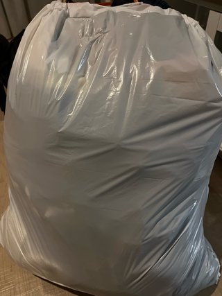 Bolsa de ropa de hombre. Toda la bolsa 10€.