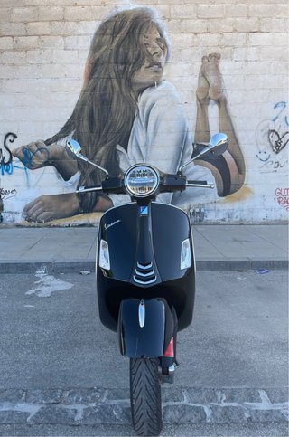 Vespa GTS Super Sport Negra
