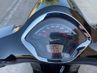 Vespa GTS Super Sport Negra
