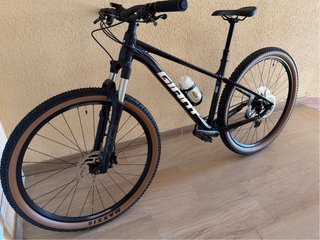 Bicicleta de Montaña Giant Negra