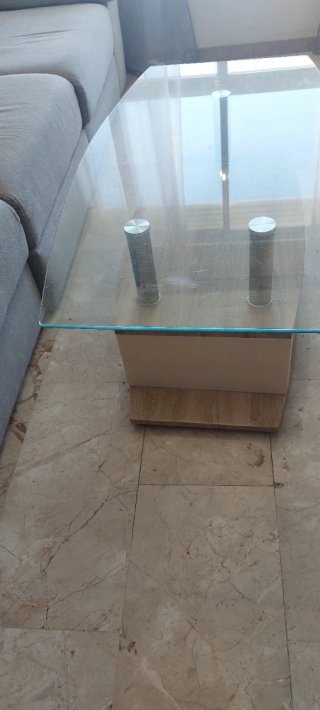 Tavolino in vetro e legno