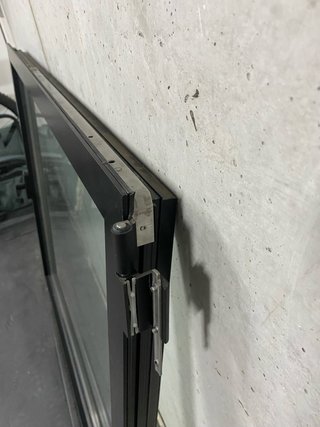 Ventana Aluminio Innaltech Negra con Marco