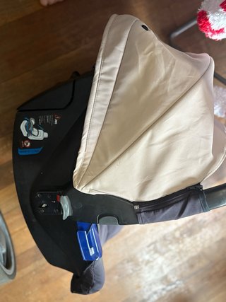 Maxi-Cosi bebé con capota y asa