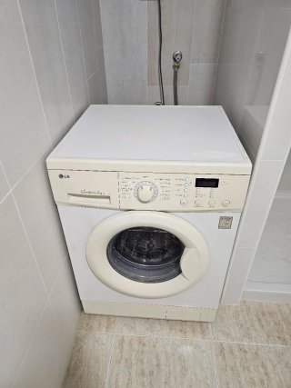 Lavadora LG Inverter Direct Drive 8kg.  WD-12811 M